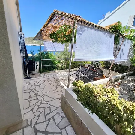 Apartman Mojmir 1 *
